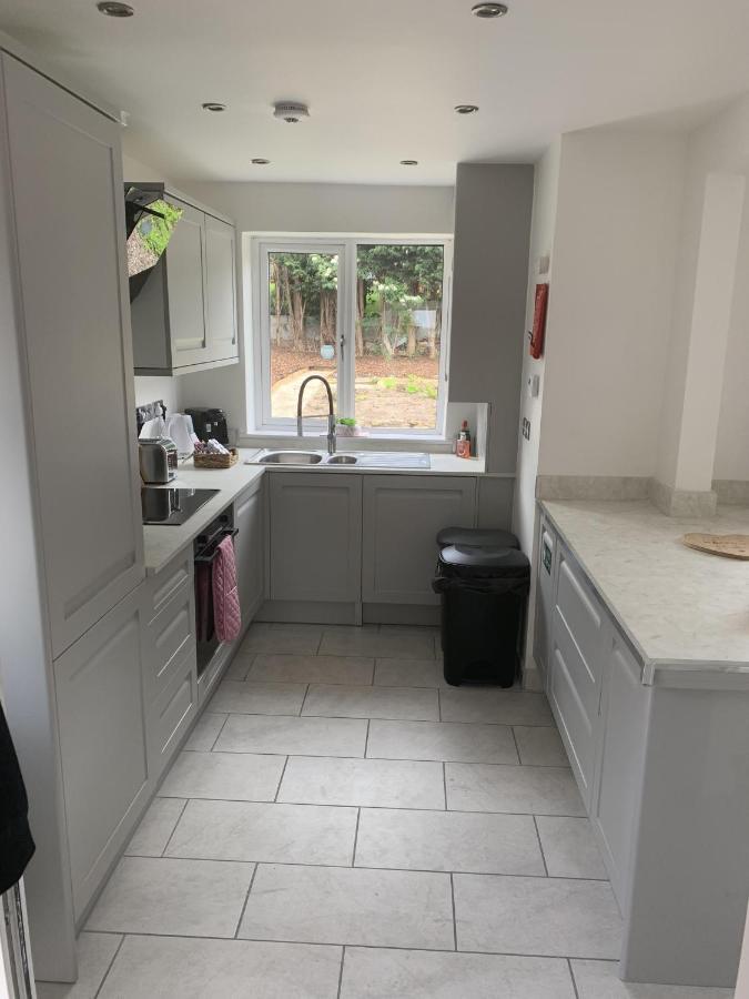 Crowthorne House: Spacious 3-Bedroom Cul-de-Sac Retreat Nottingham Exterior photo