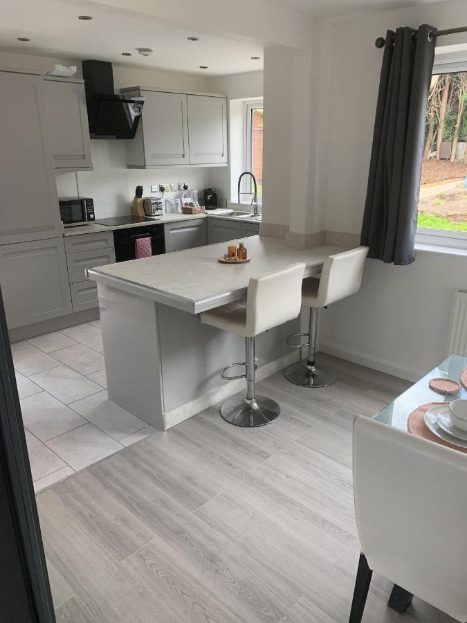 Crowthorne House: Spacious 3-Bedroom Cul-de-Sac Retreat Nottingham Exterior photo